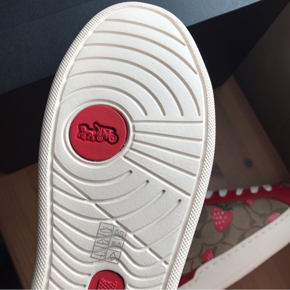 🍓 Coach Clip Low Top Sneaker In Signature Canvas With Wild Strawberry Print - Picture 12 of 13